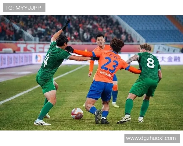 北京国安与山东鲁能激战正酣谁能在这场对决中笑到最后